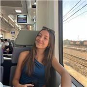 Estudiante que acaba de cursar bachillerato científico con una media alta que quiere ayudar a los alumnos que necesiten el apoyo